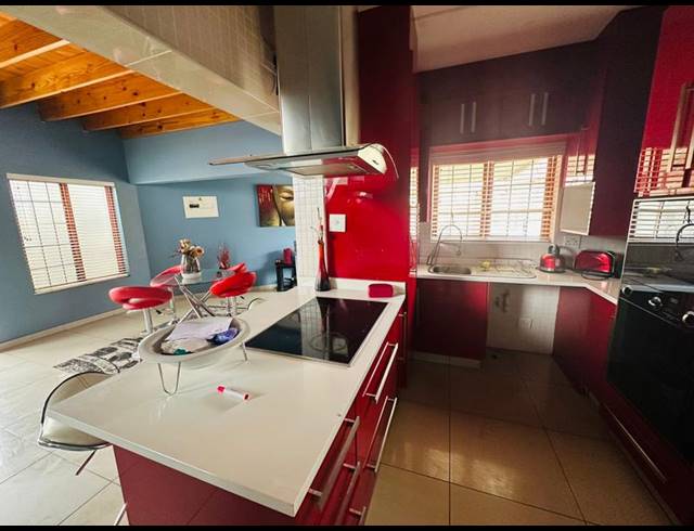 2 BEDROOM TOWNHOUSE FOR SALE IN MONDEOR